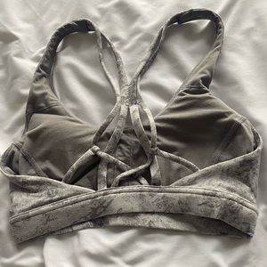 Lululemon sports bra